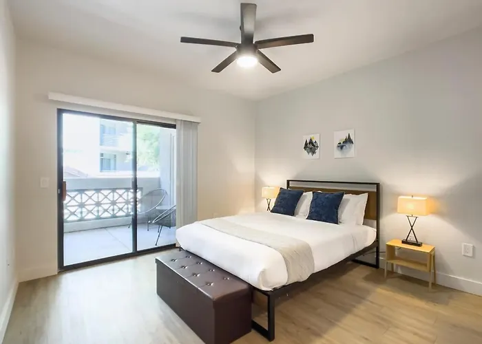Apartment 2br Kierland Commons Golf Oasis By Cozysuites! *