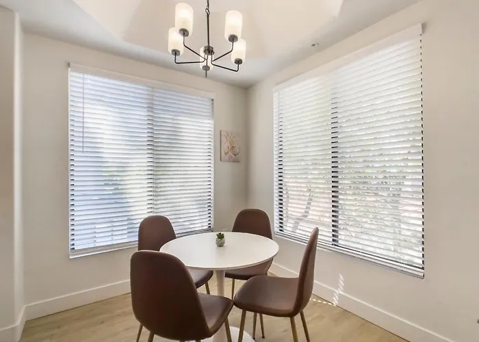 Apartment 2br Kierland Commons Golf Oasis By Cozysuites! *