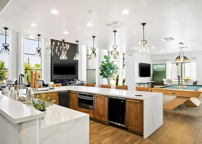 Apartment 2br Kierland Commons Golf Oasis By Cozysuites!