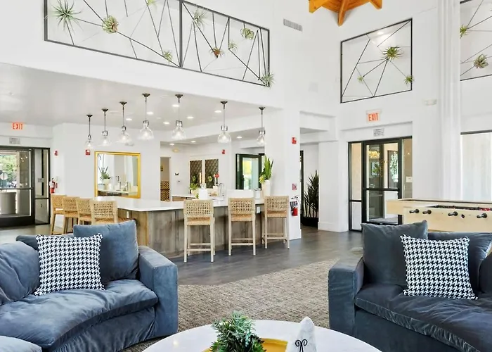 Apartment 2br Kierland Commons Golf Oasis By Cozysuites! *